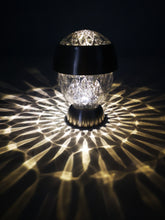 Laden Sie das Bild in den Galerie-Viewer, Solithia Solarlampe Kristall 6er Set