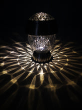 Laden Sie das Bild in den Galerie-Viewer, Solithia Solarlampe Kristall 6er Set